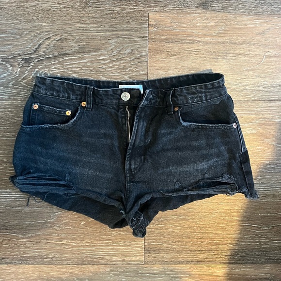 Zara black denim shorts - Picture 2 of 2